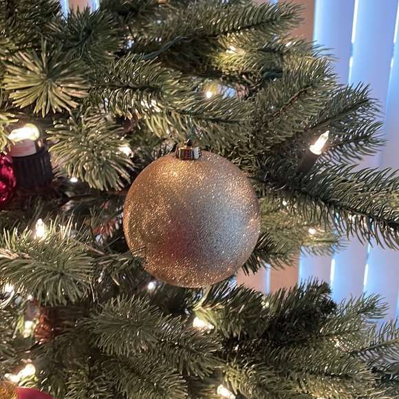 Set of 3 Vintage Christmas Gold Ornaments - Picture 7 of 8